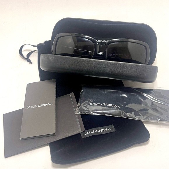 Dolce & Gabbana Gradient Lens Black Sunglasses and cloth,bag and clamshell case - Picture 15 of 15